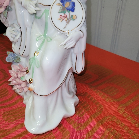 Japanese Porcelain statute - Picture 6 of 9